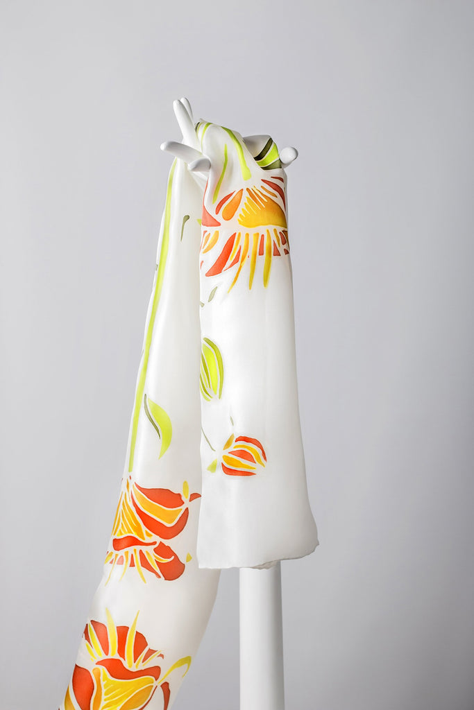 ASIATIC LILY Hand-painted shawl details