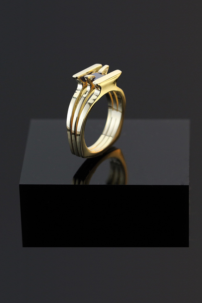 GAZELLE gold ring with sapphire gemstone